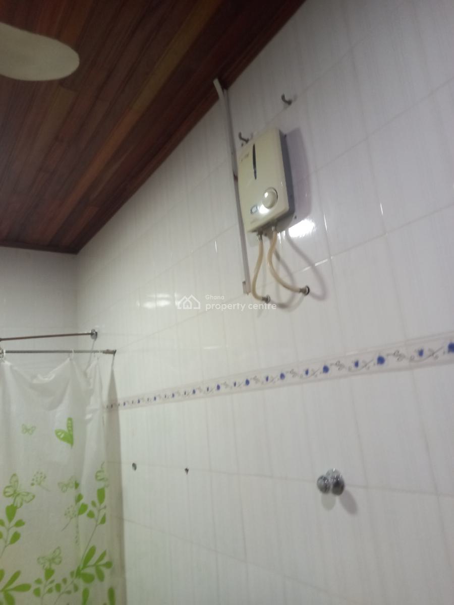 5 Bedrooms ( on 2 Plots), Brofoyedru Adumasa ( Santasi Road)., Kumasi Metropolitan, Ashanti, House for Sale