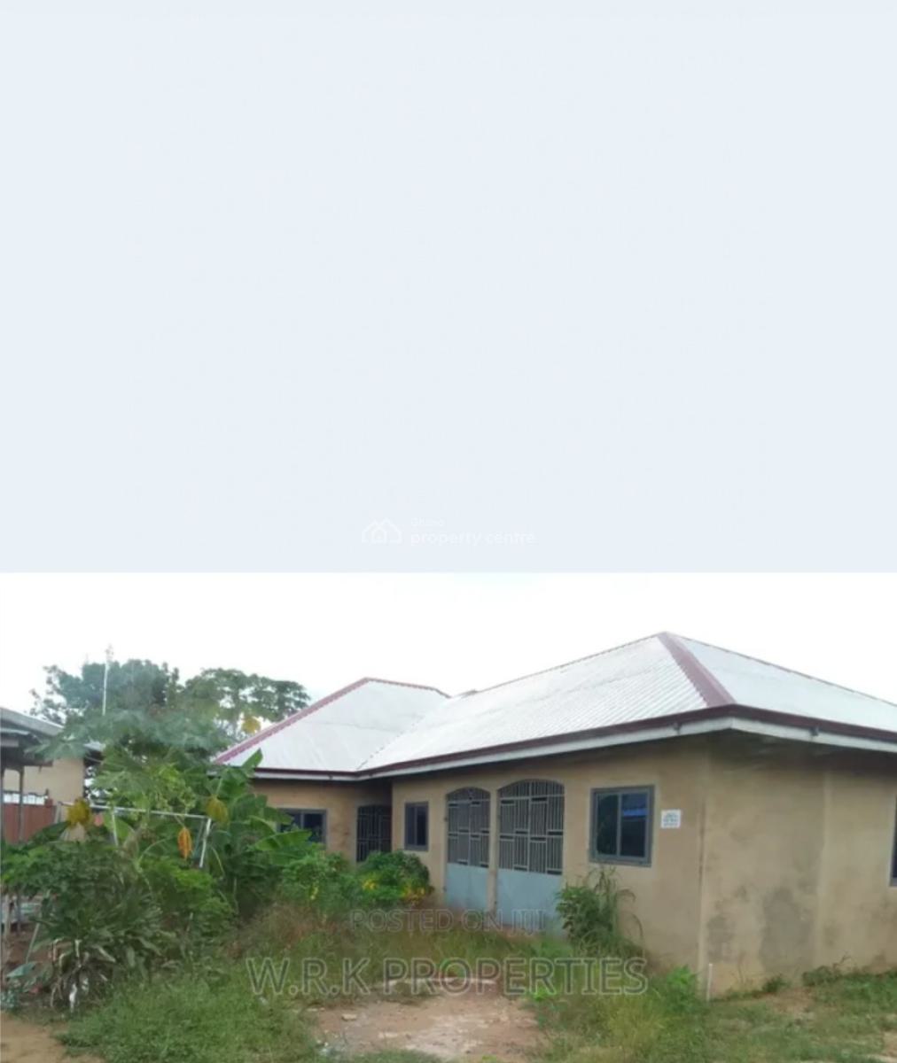 4-bedroom Flats, New-juaben Municipal, Eastern Region, Block of Flats for Sale