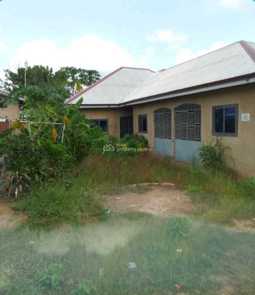 4-bedroom Flats, New-juaben Municipal, Eastern Region, Block of Flats for Sale