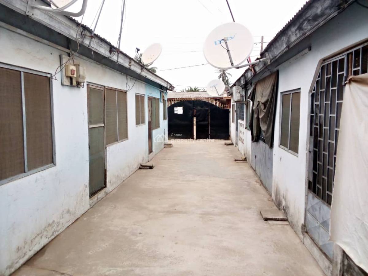 8 Units of Chamber & Hall Self Contain + 2brm Apartment @ Santa Maria, Alang Station Area, Ga Central Municipal, Accra, House for Sale