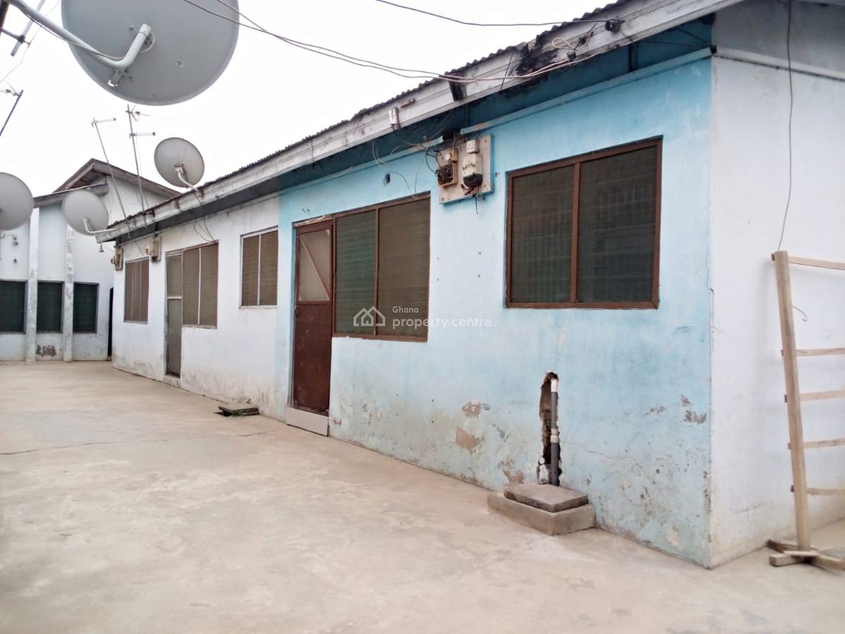 8 Units of Chamber & Hall Self Contain + 2brm Apartment @ Santa Maria, Alang Station Area, Ga Central Municipal, Accra, House for Sale