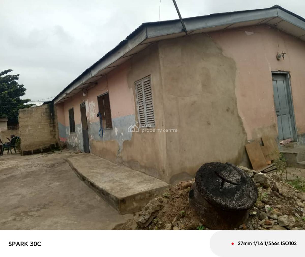 Almost 1 & Half Plots with Old Building @ Darkuman, Accra, Trotro Station Area, Darkuman, Accra, Land for Sale