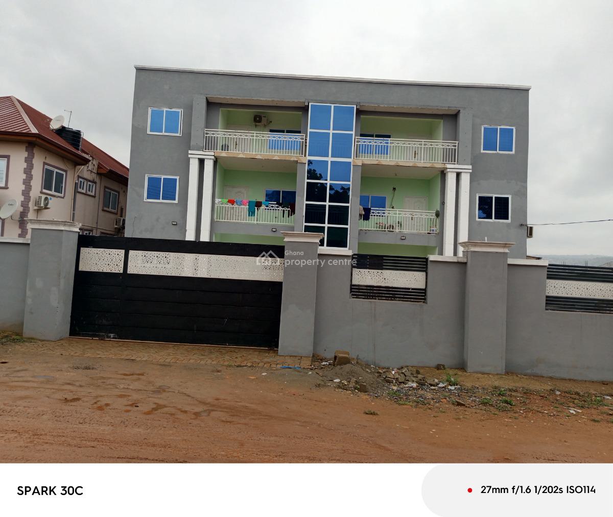 Chamber and Hall S/c Apartment, Bola Junction, La Nkwantanang Madina Municipal, Accra, Apartment for Rent