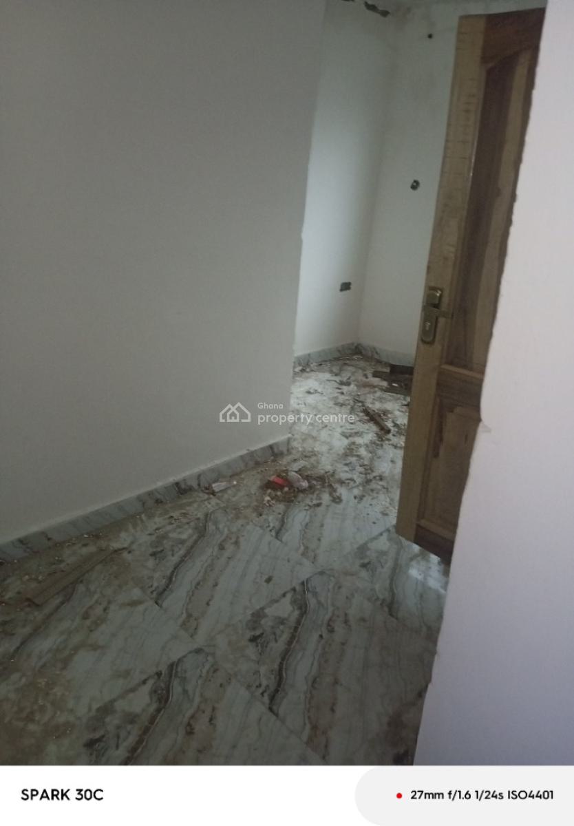 Chamber and Hall S/c Apartment, Bola Junction, La Nkwantanang Madina Municipal, Accra, Apartment for Rent