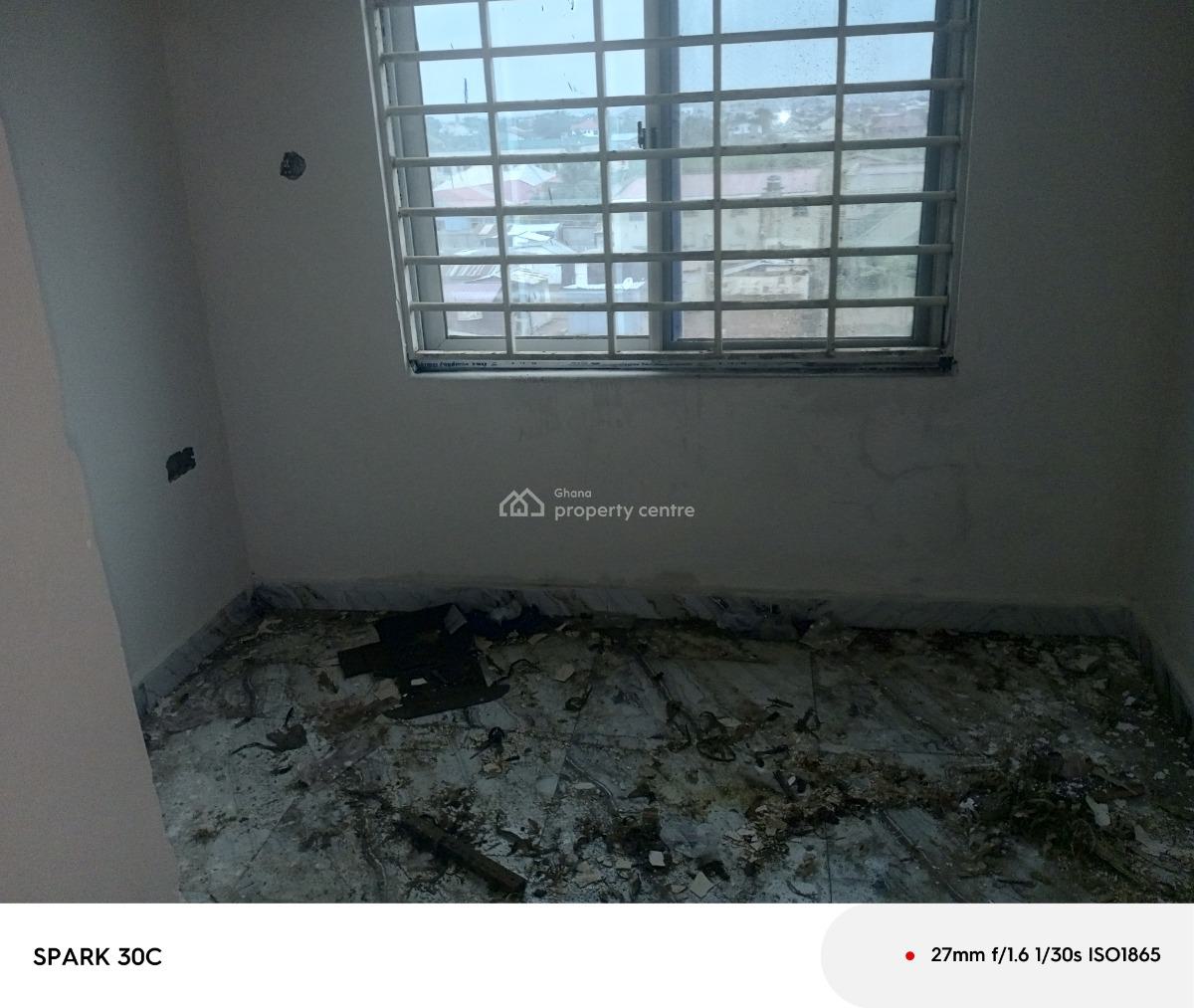 Chamber and Hall S/c Apartment, Bola Junction, La Nkwantanang Madina Municipal, Accra, Apartment for Rent