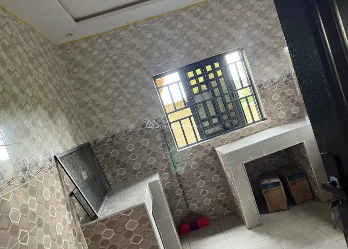 4 Bedrooms, Mampongteng Dumanafo., Kumasi Metropolitan, Ashanti, House for Sale