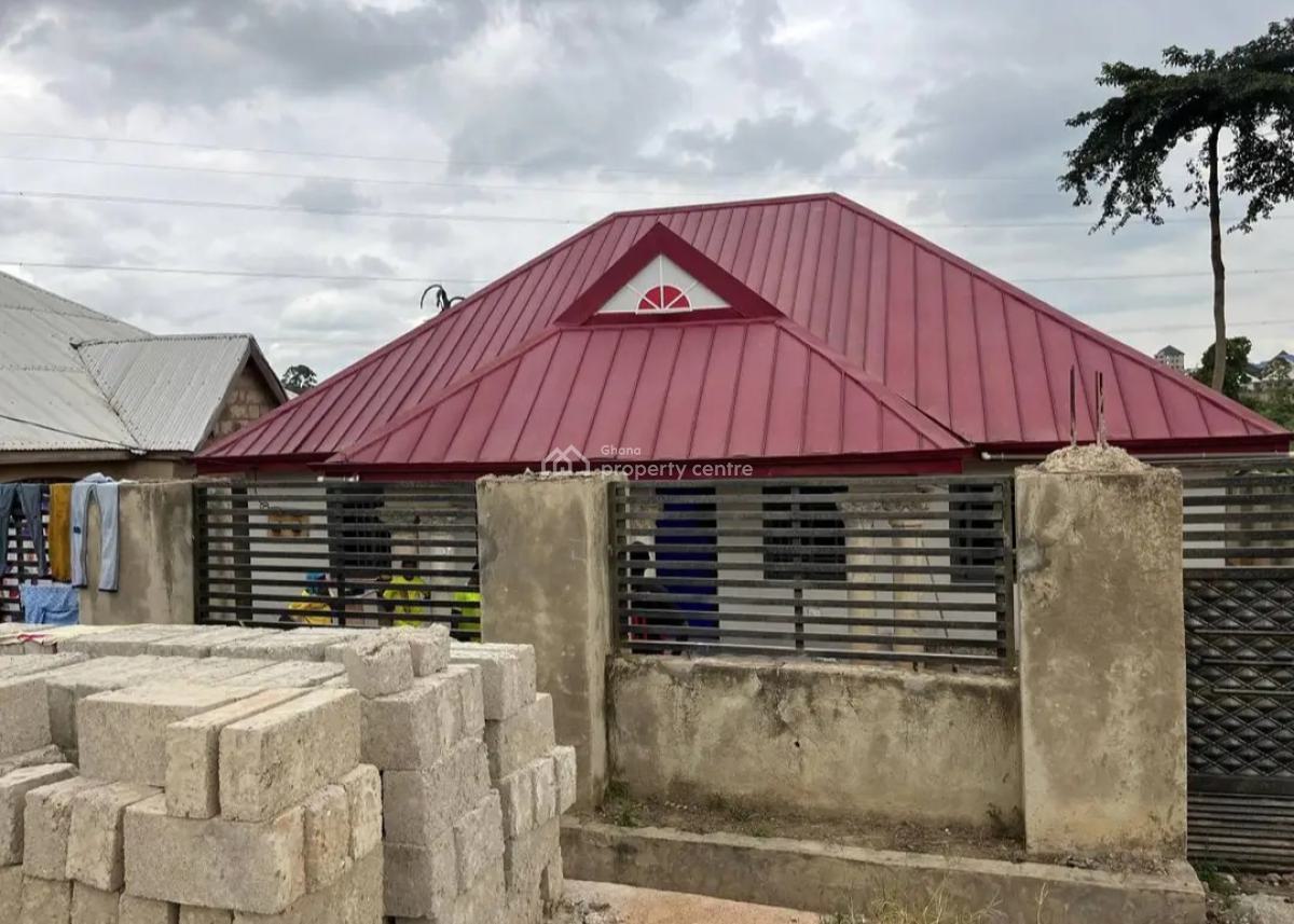 4 Bedrooms, Mampongteng Dumanafo., Kumasi Metropolitan, Ashanti, House for Sale