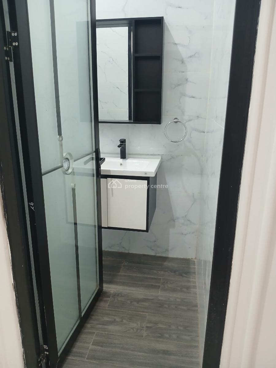 New Luxury 2 Bedrooms Apartment with Morden  Features, Golf City, Tema West Municipal District, Accra, Apartment for Rent