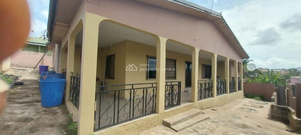 Titled 4brm House @ Taifa, Taifa Town Hostel, Accra Metropolitan, Accra, House for Sale