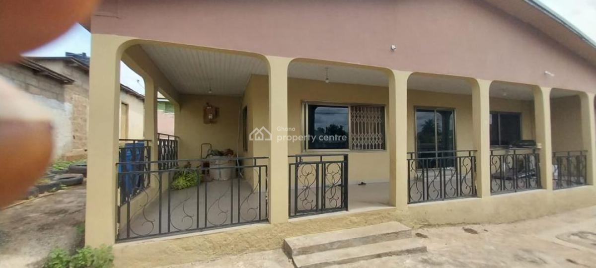 Titled 4brm House @ Taifa, Taifa Town Hostel, Accra Metropolitan, Accra, House for Sale