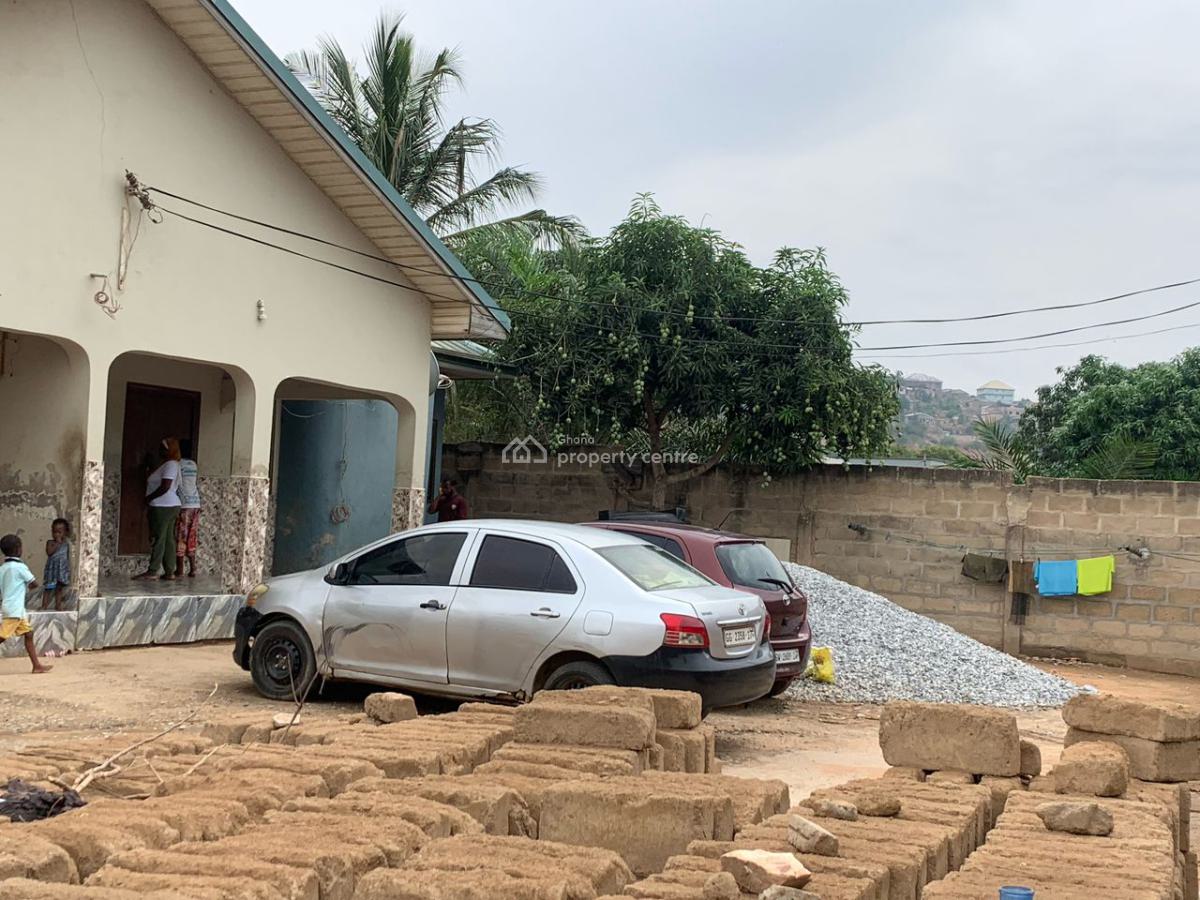 Auction 3brm + Warehouse on 2 Plots @ New Weija, Accra, New Weija, Choice, Ga South Municipal, Accra, House for Sale