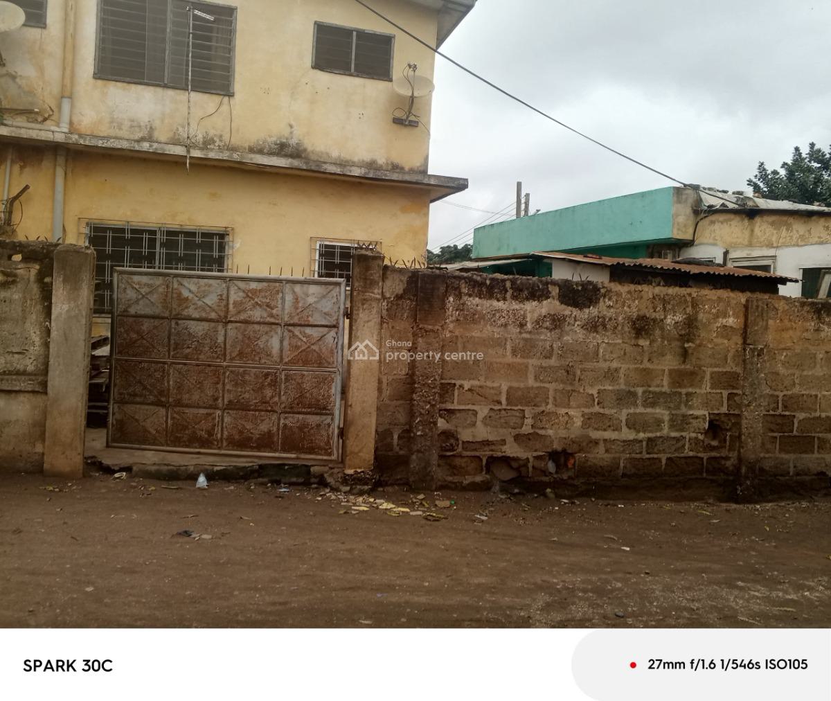 *9brm Renovatable Storey House on Tarred Road @ Darkuman, Accra.*, P & T Flats, Darkuman, Accra, House for Sale
