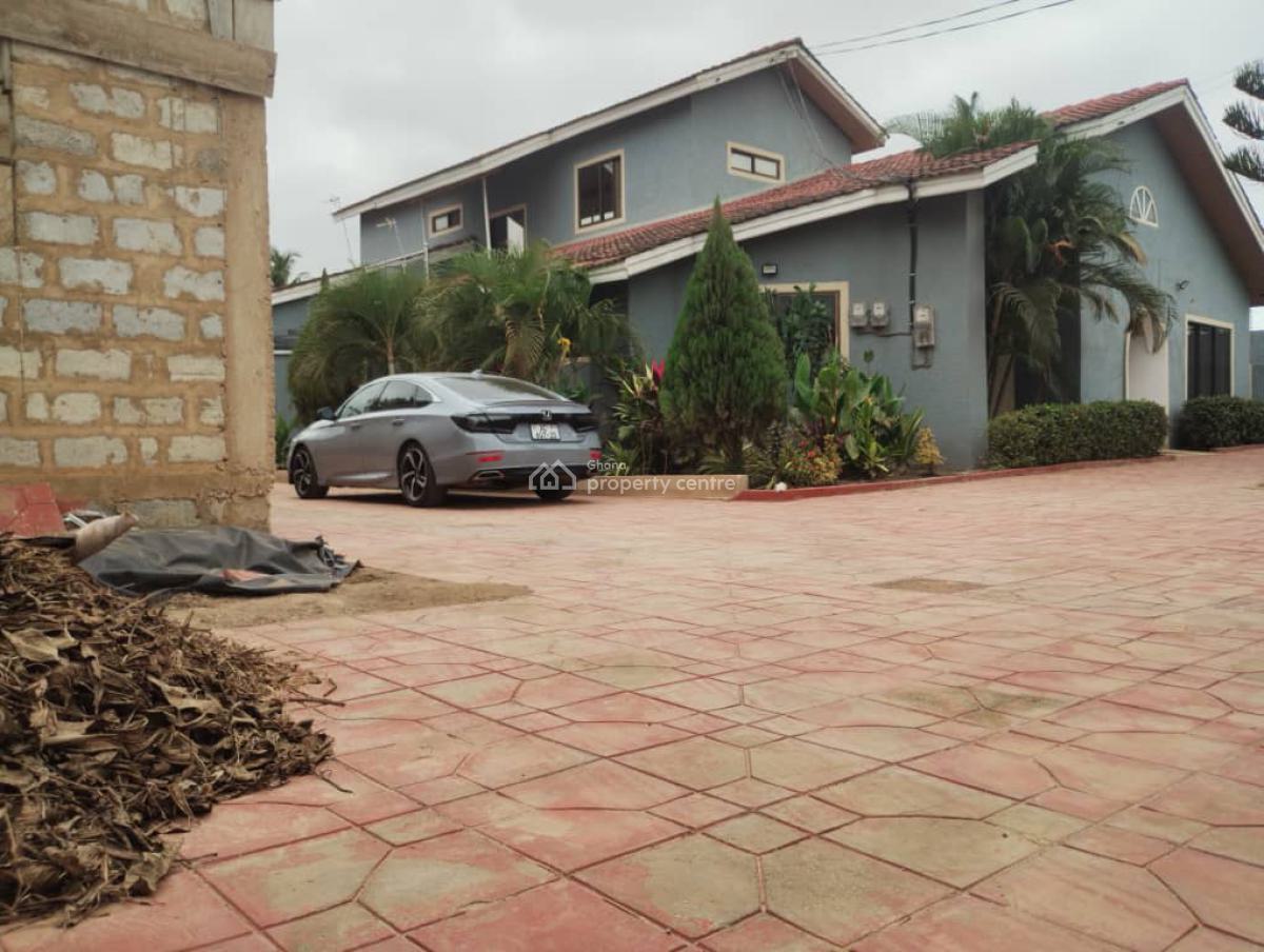 *registered 8brm Storey with Outhouse on 1 & Half Plots @ New Weija, Choice Area, Ga South Municipal, Accra, Semi-detached Bungalow for Sale