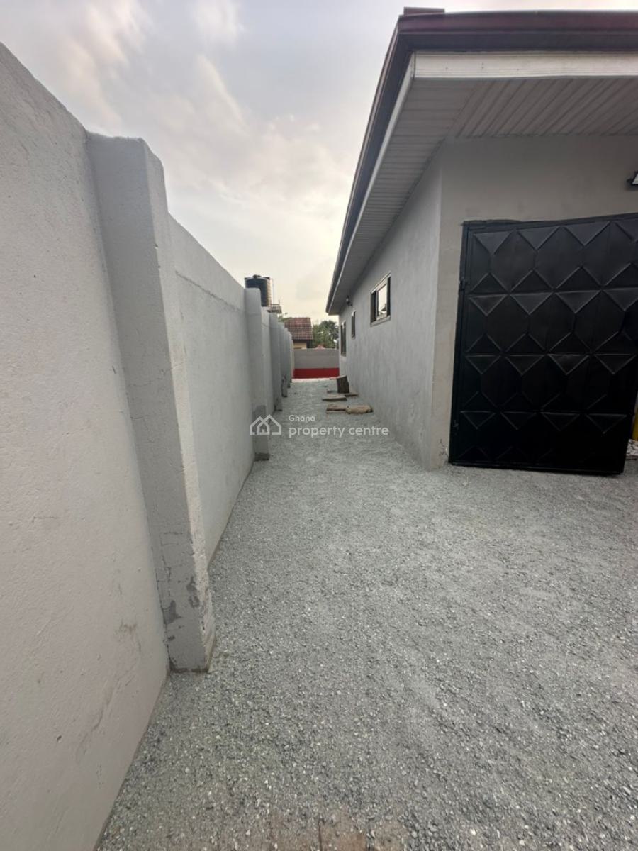 *registered 4brm on 2 & Half Plots @ North Legon, Haatso*, North Legon, Haatso, Ga East Municipal, Accra, Semi-detached Bungalow for Sale