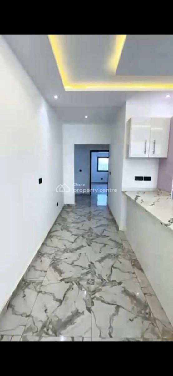 4 Master Bedroom House, Tipper Area, Oyarifa, La Nkwantanang Madina Municipal, Accra, House for Sale