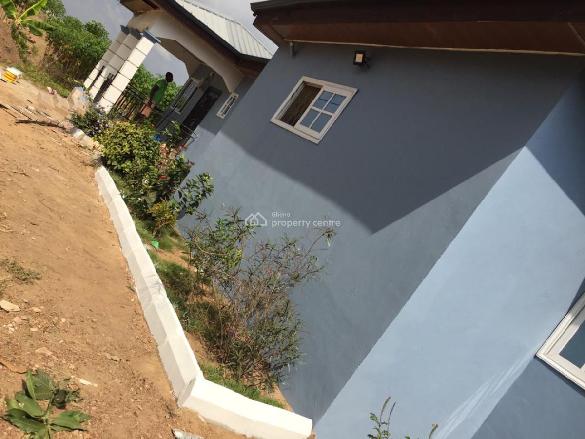 *2master Brm House on One & Half Plots  @ Kasoa.*, Nurses Quarter, Awutu-senya East, Central Region, House for Sale