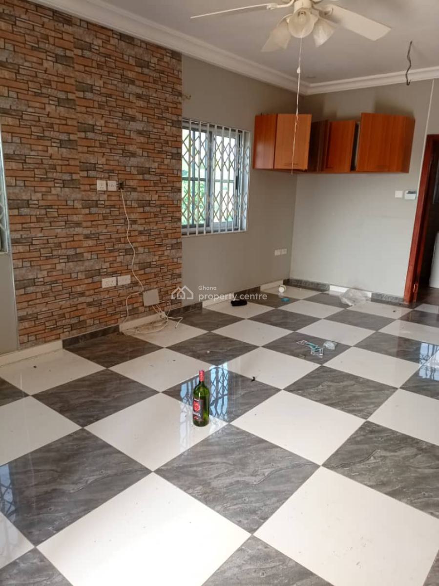 *2master Brm House on One & Half Plots  @ Kasoa.*, Nurses Quarter, Awutu-senya East, Central Region, House for Sale