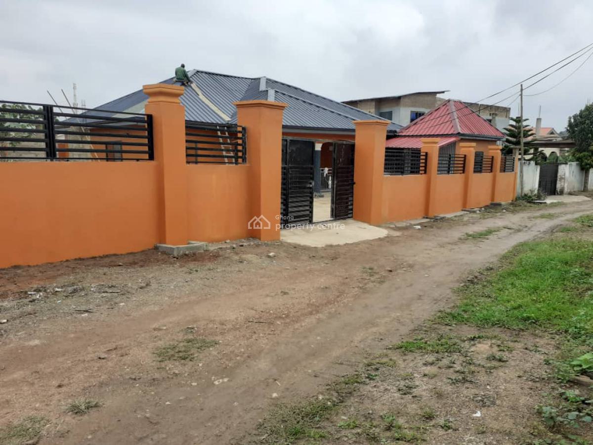 New 3brm Self Compound/house @ Pokuase Accra., Amanfrom, Pokuase (pokoasi), Ga West Municipal, Accra, House for Rent