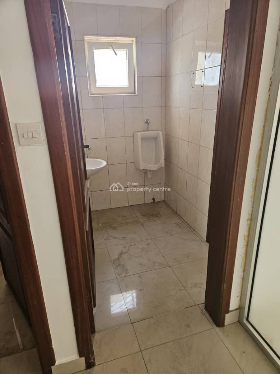 200sqm Office Space (1st Floor) Roadside, Abelemkpe, Accra, Office Space for Rent