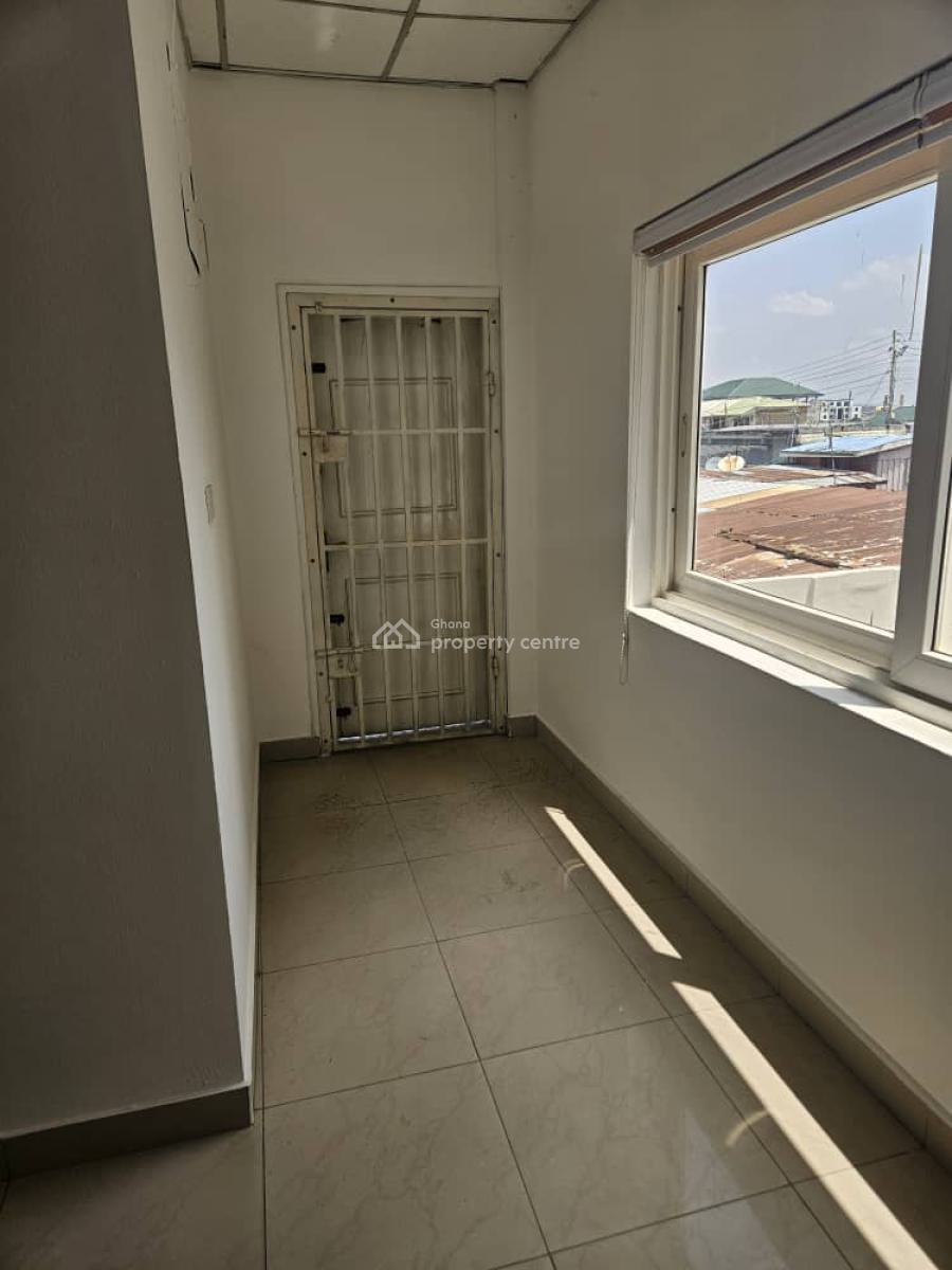 200sqm Office Space (1st Floor) Roadside, Abelemkpe, Accra, Office Space for Rent