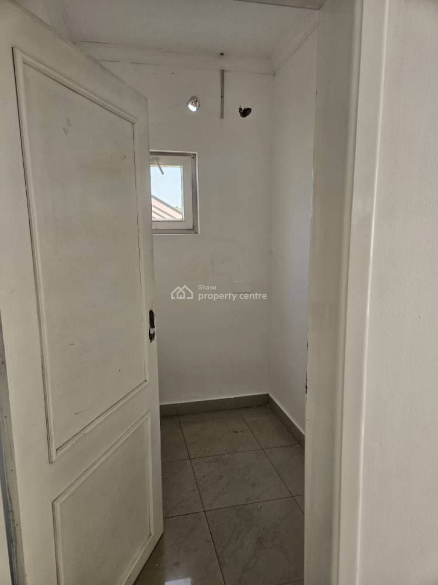200sqm Office Space (1st Floor) Roadside, Abelemkpe, Accra, Office Space for Rent