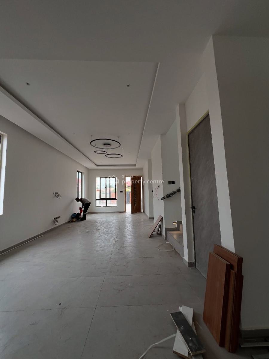Executive 4.5 Bedroom, Adenta, Adenta Municipal, Accra, House for Sale