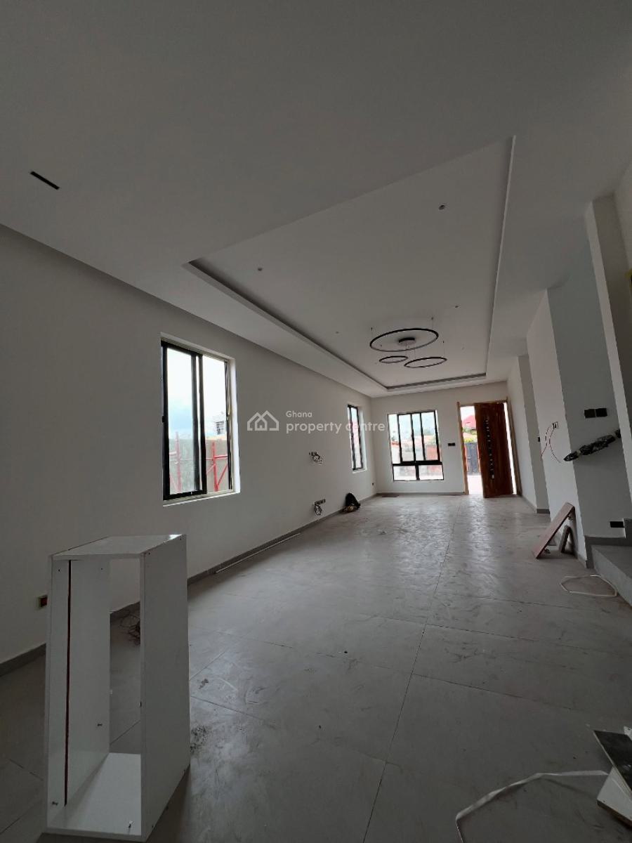 Executive 4.5 Bedroom, Adenta, Adenta Municipal, Accra, House for Sale