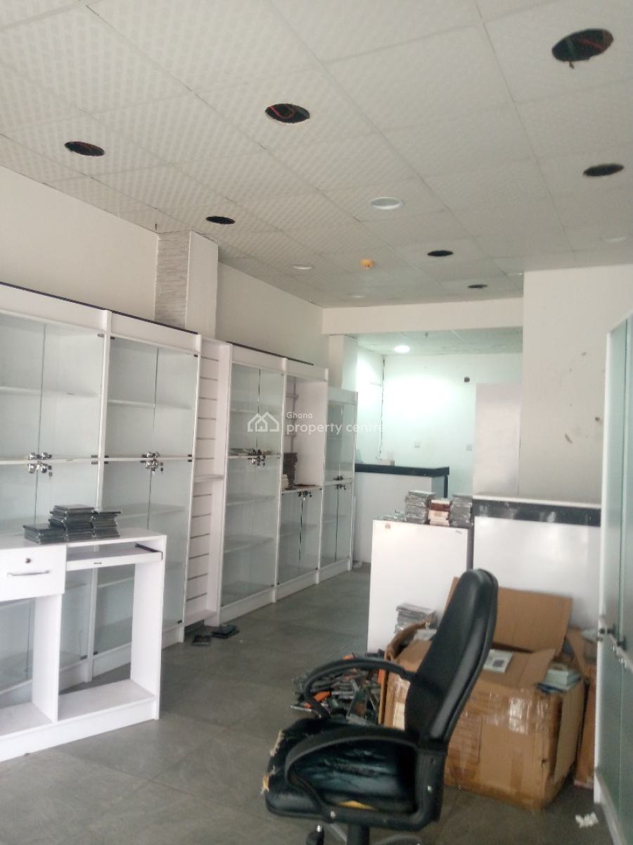 a Commercial Office Space @ Osu, Osu, Accra, Shop for Rent