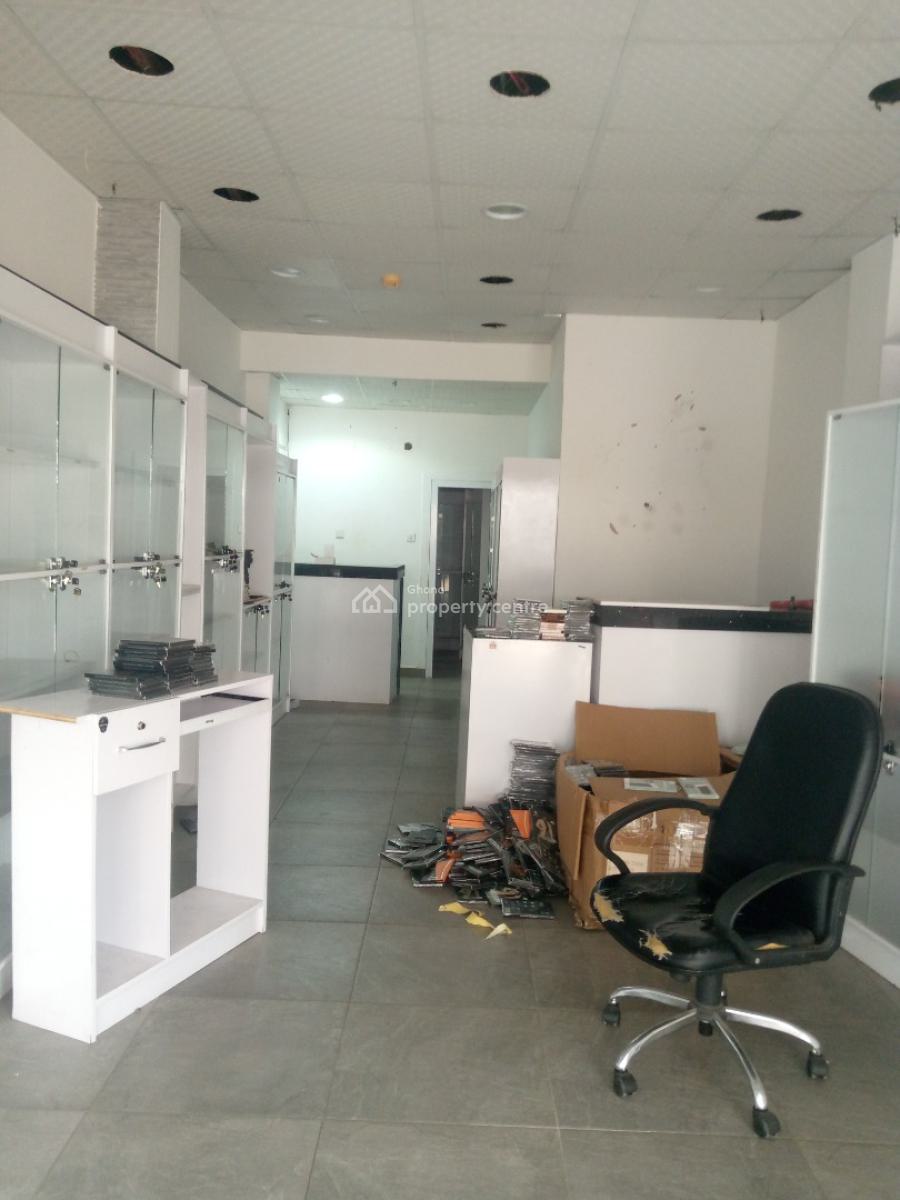 a Commercial Office Space @ Osu, Osu, Accra, Shop for Rent