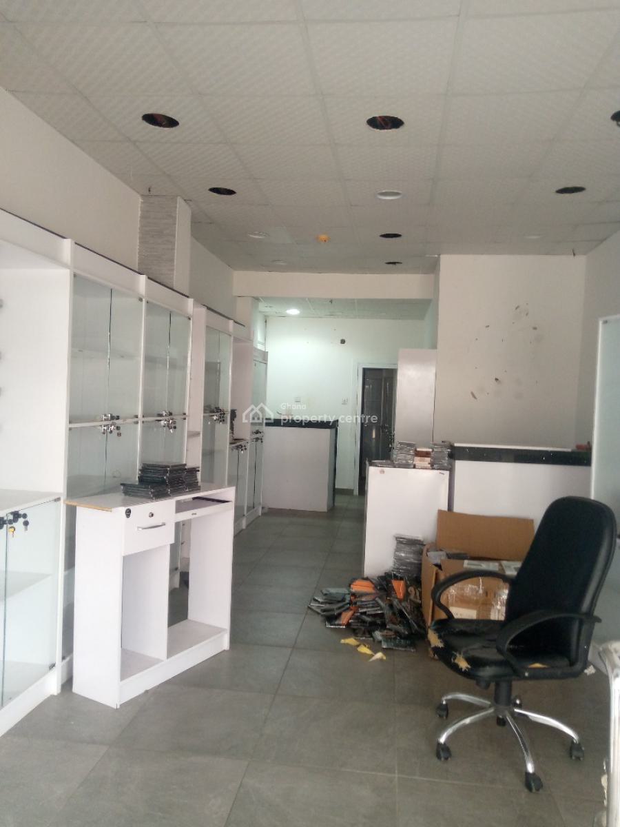 a Commercial Office Space @ Osu, Osu, Accra, Shop for Rent