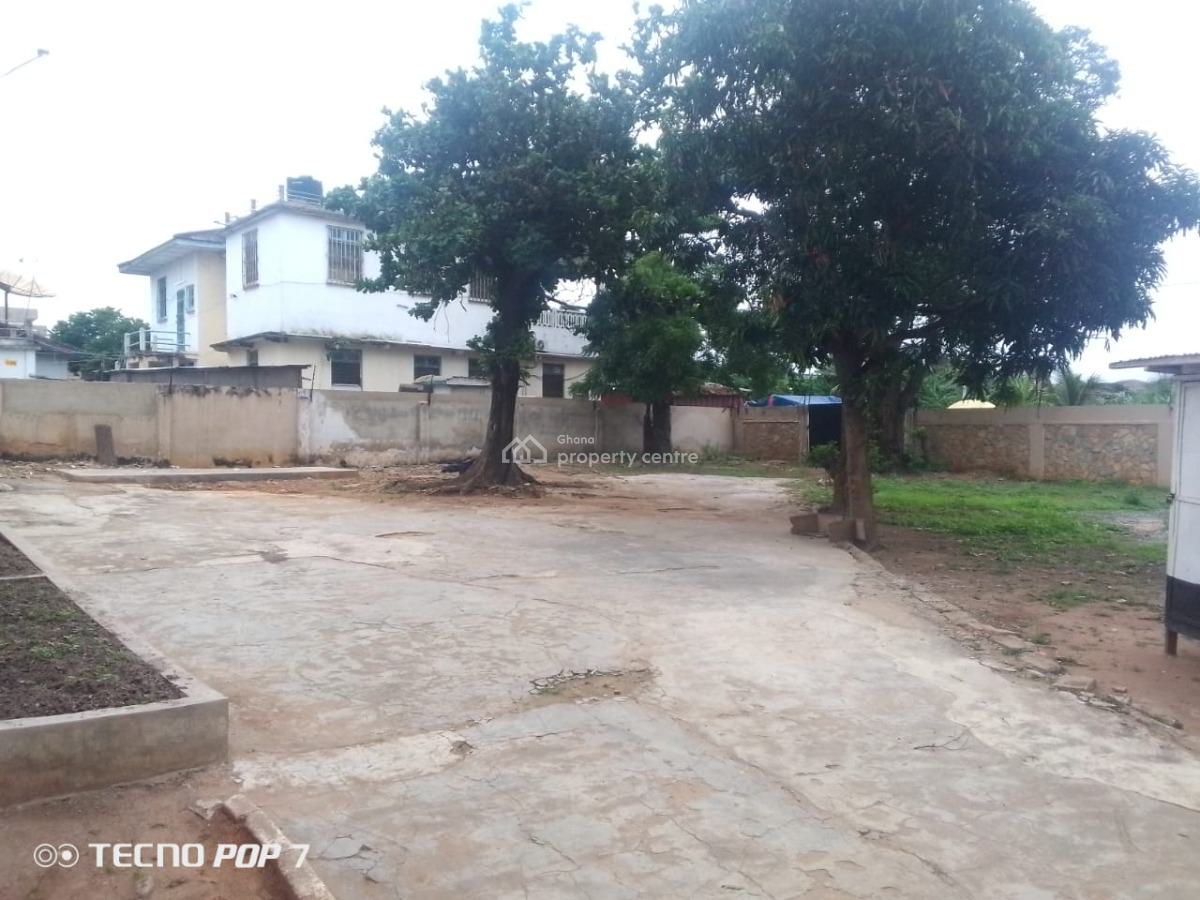 4 Bedroom Old House@ Kanda Estate, Kanda Estate, Accra, House for Sale