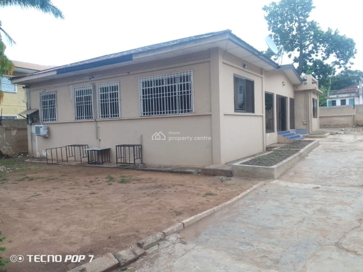 4 Bedroom Old House@ Kanda Estate, Kanda Estate, Accra, House for Sale