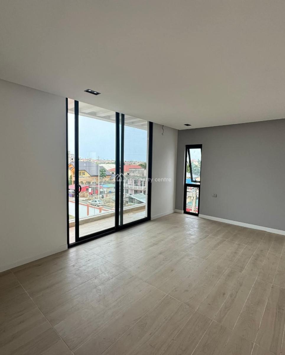 Executive 4bedroom Townhouse @ Dzorwulu, Dzorwulu, Accra, House for Sale