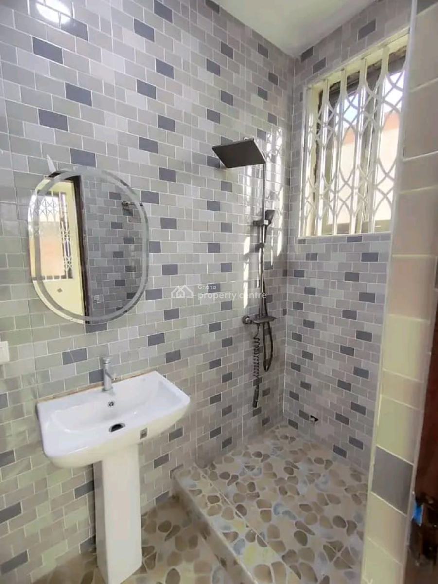 Executive 4bedroom Townhouse @ Dzorwulu, Dzorwulu, Accra, House for Sale
