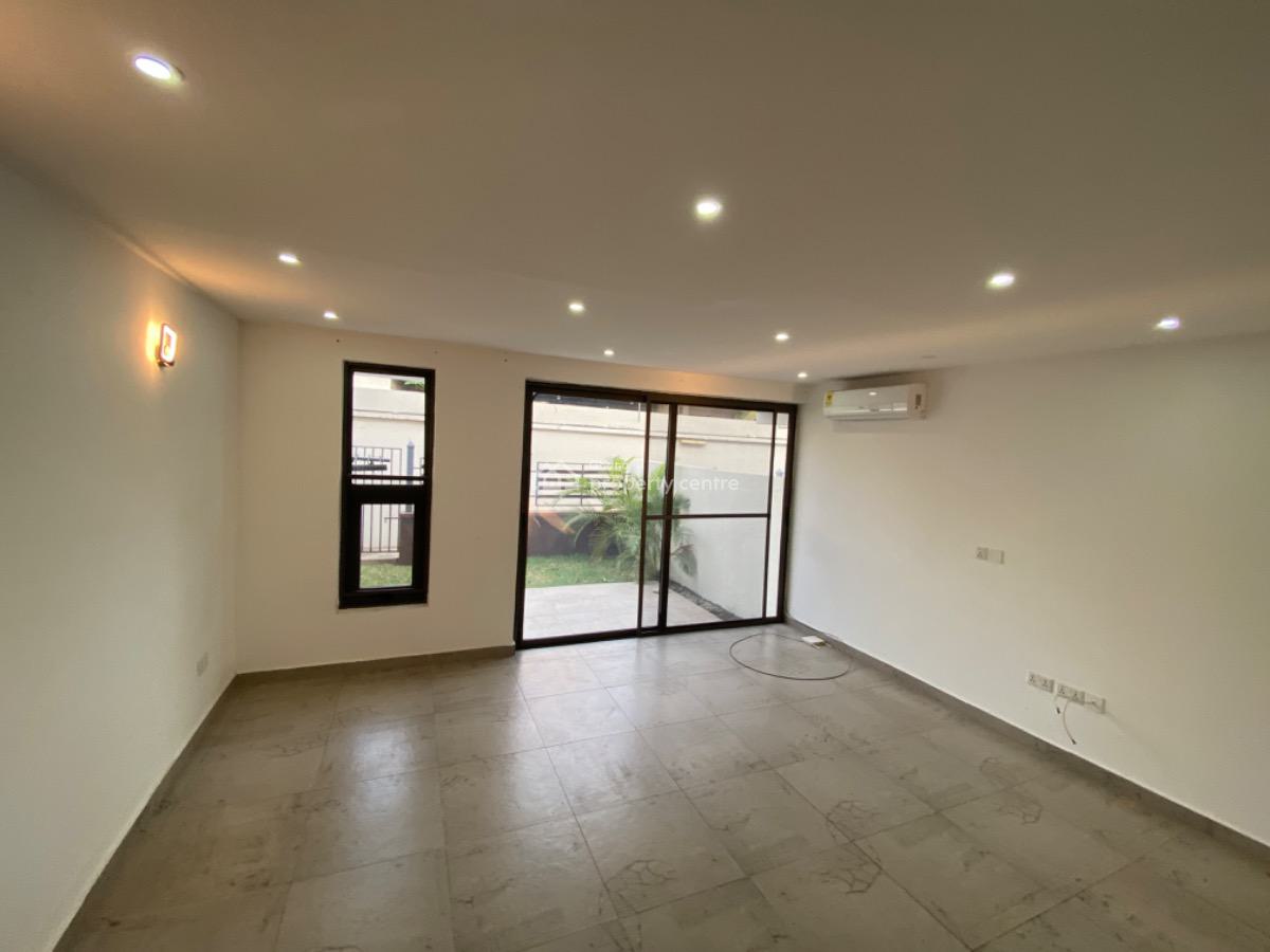 Terraced 2 Bedroom Townhouse in a Gated Community with Swimming Pool, Bush Road, Tse Addo, Accra, Terraced Duplex for Rent