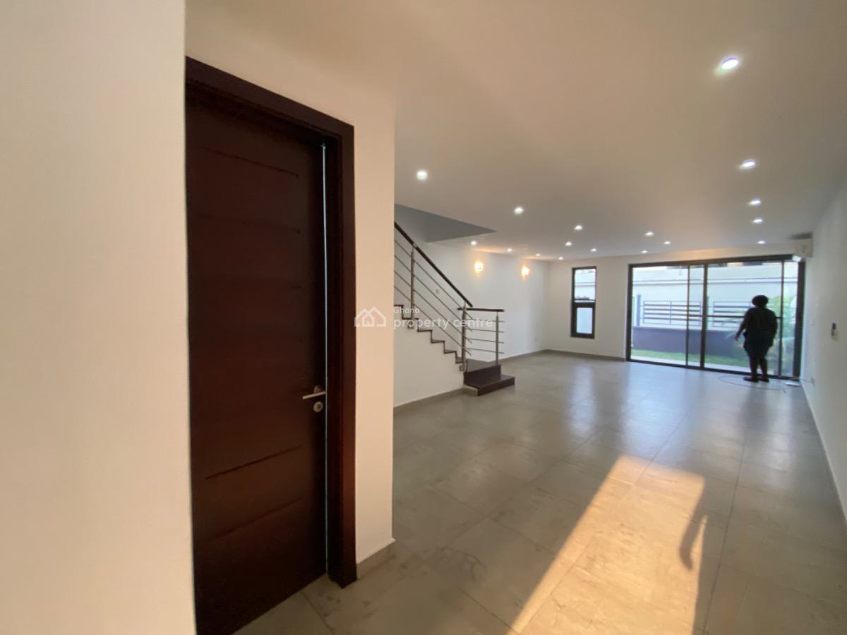 Terraced 2 Bedroom Townhouse in a Gated Community with Swimming Pool, Bush Road, Tse Addo, Accra, Terraced Duplex for Rent