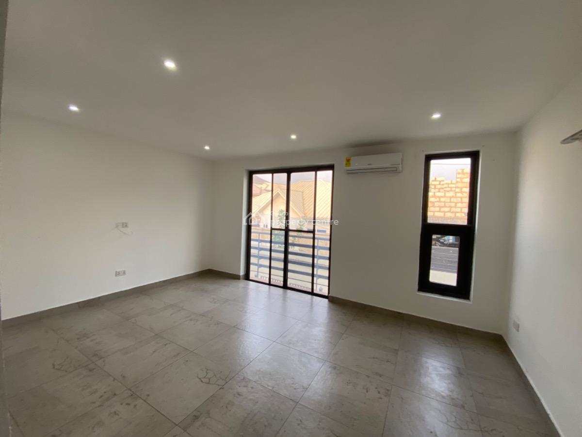 Terraced 2 Bedroom Townhouse in a Gated Community with Swimming Pool, Bush Road, Tse Addo, Accra, Terraced Duplex for Rent