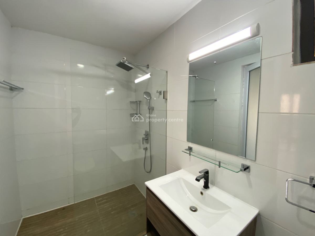 Terraced 2 Bedroom Townhouse in a Gated Community with Swimming Pool, Bush Road, Tse Addo, Accra, Terraced Duplex for Rent