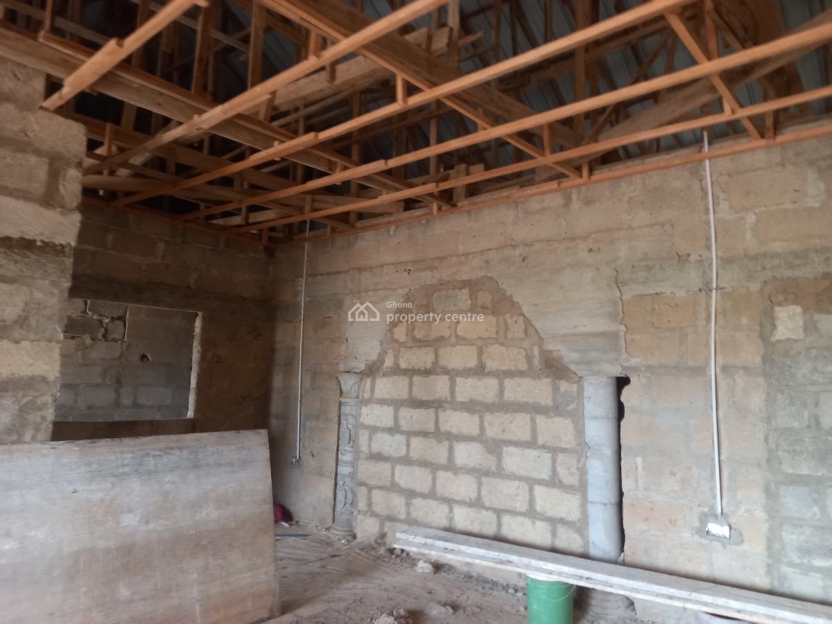 7  Bedrooms, Adesina, on Kenyasi Road., Kumasi Metropolitan, Ashanti, House for Sale