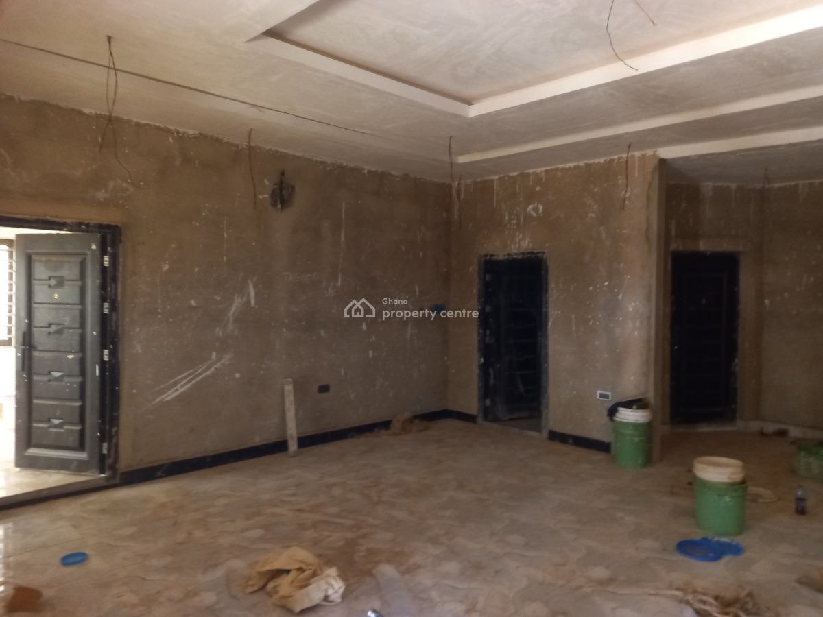 7  Bedrooms, Adesina, on Kenyasi Road., Kumasi Metropolitan, Ashanti, House for Sale