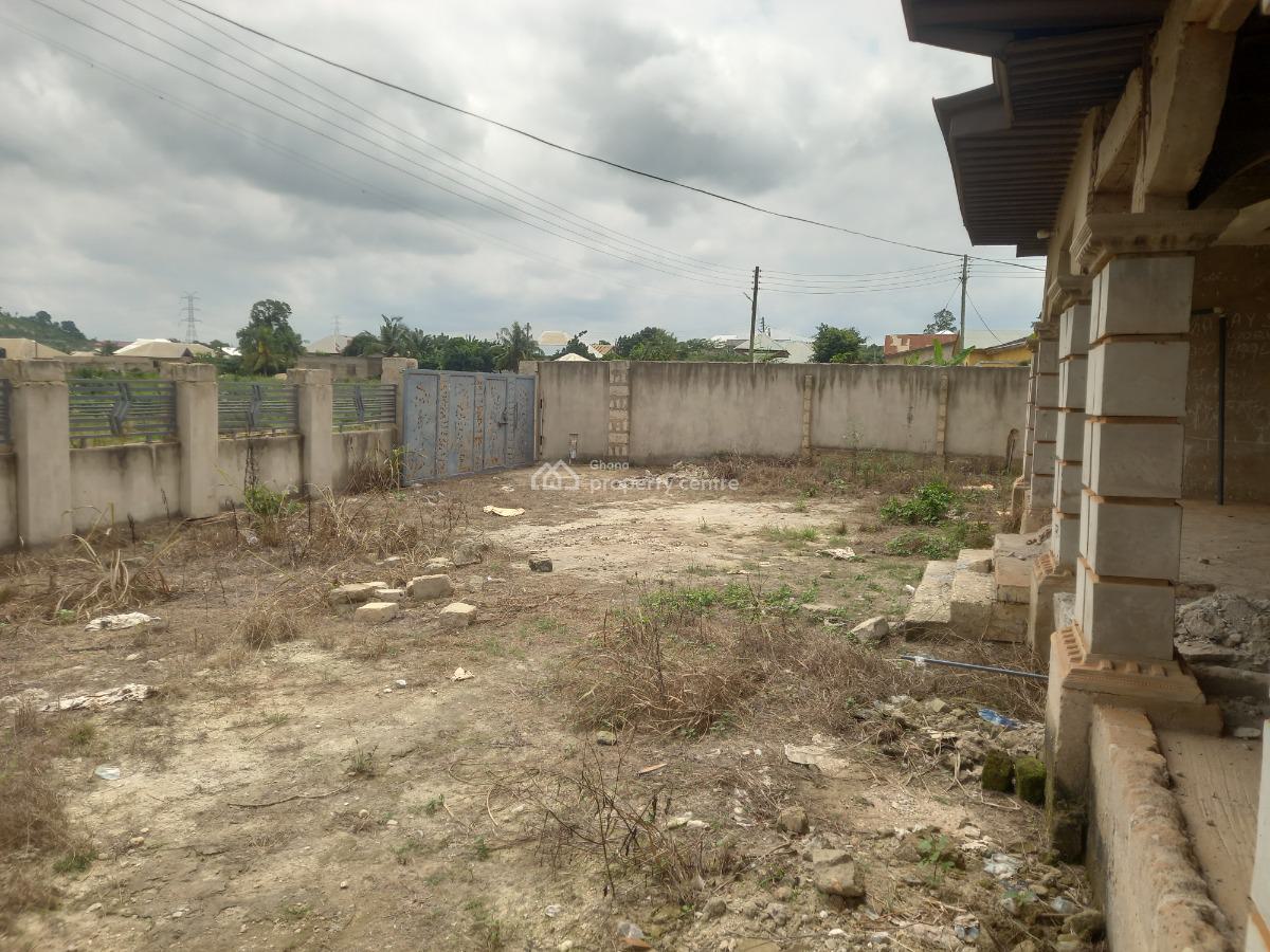 7  Bedrooms, Adesina, on Kenyasi Road., Kumasi Metropolitan, Ashanti, House for Sale