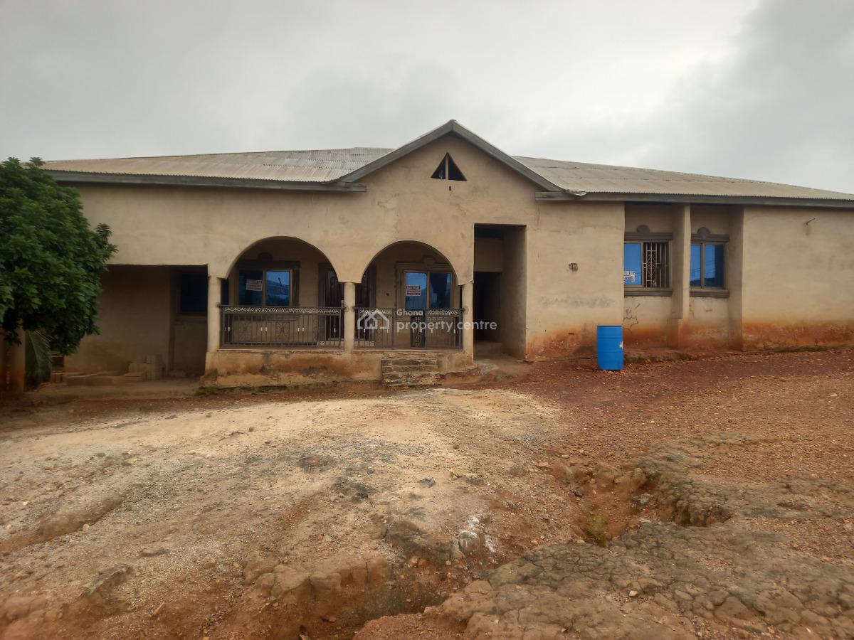 6 Bedrooms, Kokoso, Near Sofoline., Kumasi Metropolitan, Ashanti, House for Sale