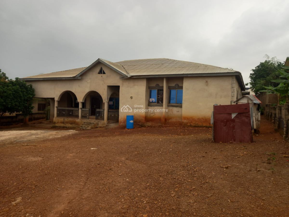 6 Bedrooms, Kokoso, Near Sofoline., Kumasi Metropolitan, Ashanti, House for Sale