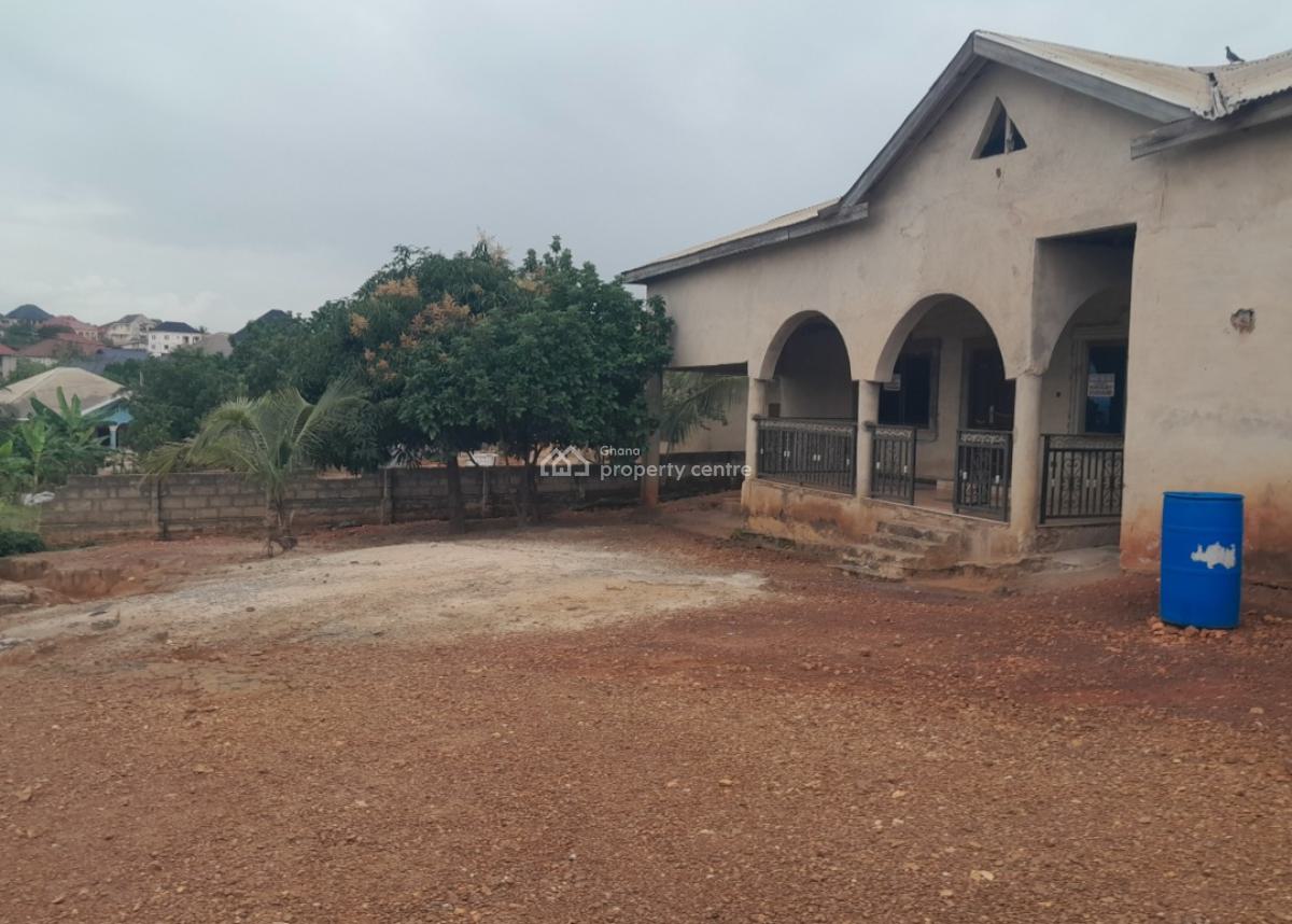 6 Bedrooms, Kokoso, Near Sofoline., Kumasi Metropolitan, Ashanti, House for Sale
