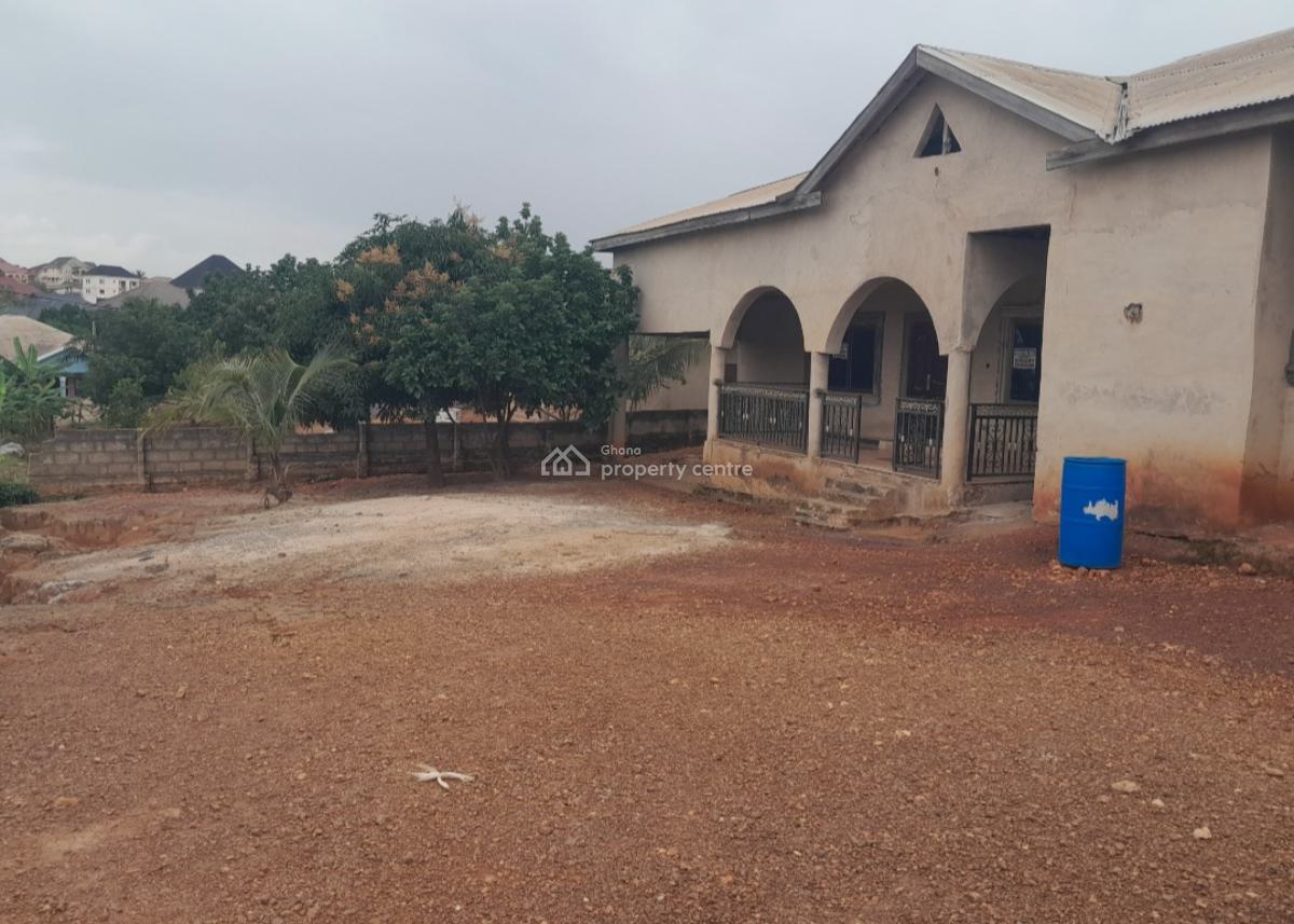 6 Bedrooms, Kokoso, Near Sofoline., Kumasi Metropolitan, Ashanti, House for Sale