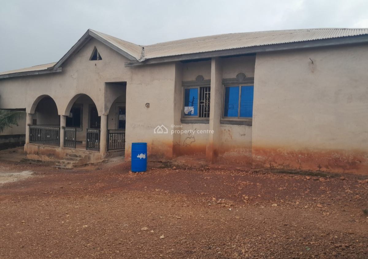 6 Bedrooms, Kokoso, Near Sofoline., Kumasi Metropolitan, Ashanti, House for Sale