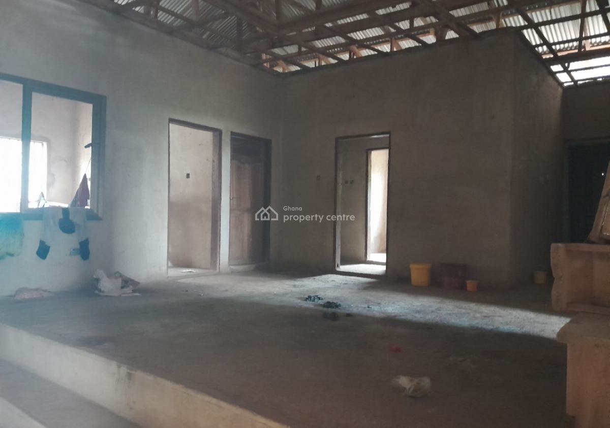 6 Bedrooms, Kokoso, Near Sofoline., Kumasi Metropolitan, Ashanti, House for Sale