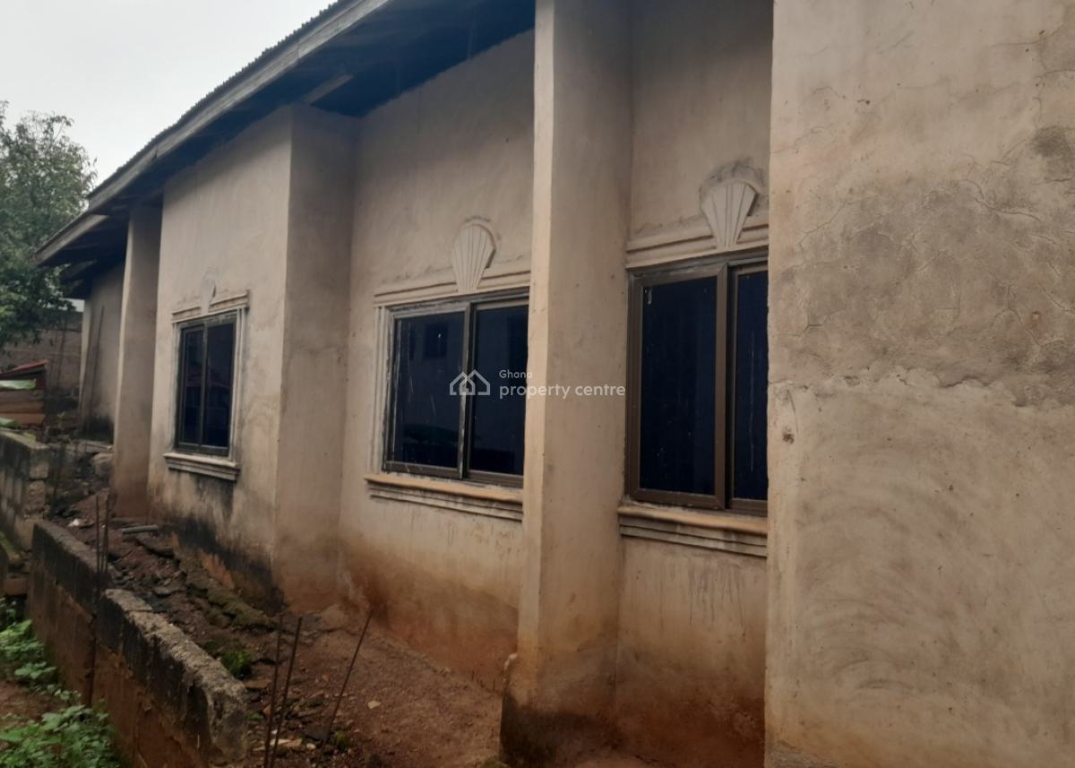 6 Bedrooms, Kokoso, Near Sofoline., Kumasi Metropolitan, Ashanti, House for Sale