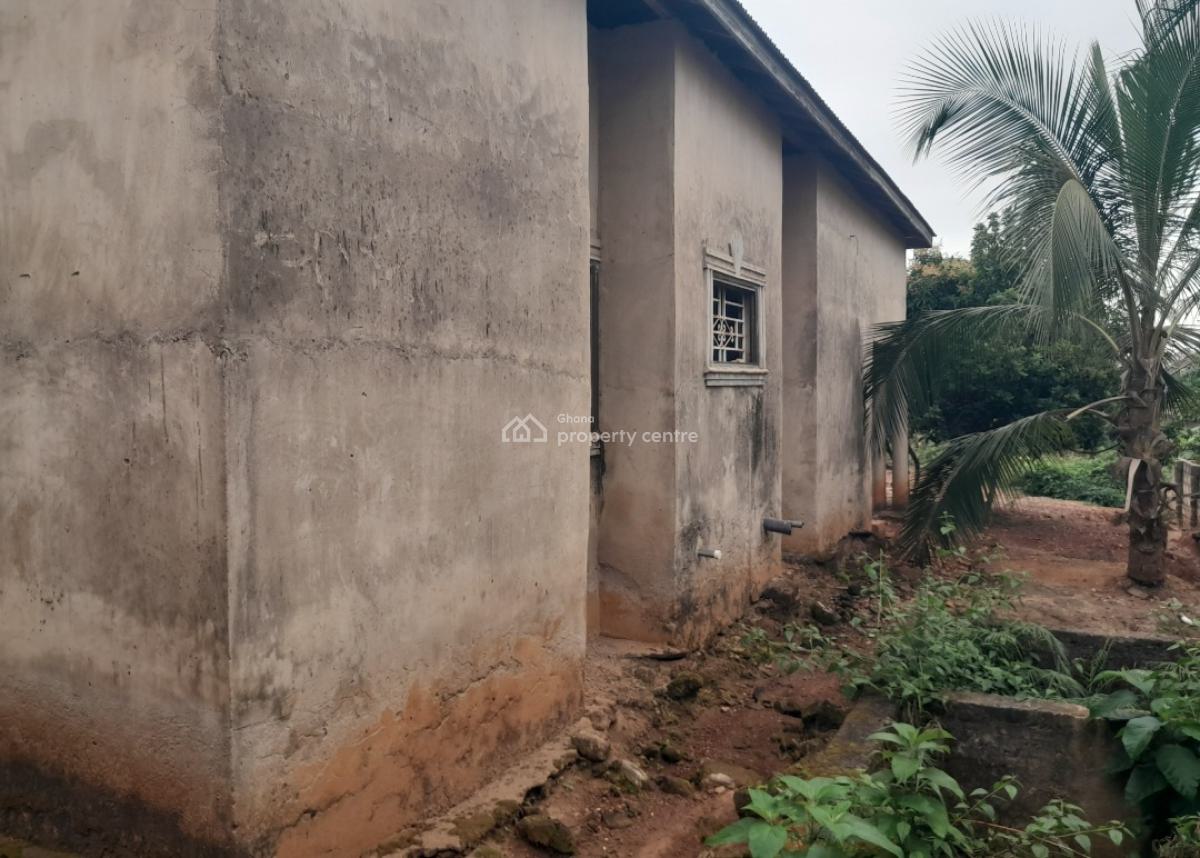 6 Bedrooms, Kokoso, Near Sofoline., Kumasi Metropolitan, Ashanti, House for Sale