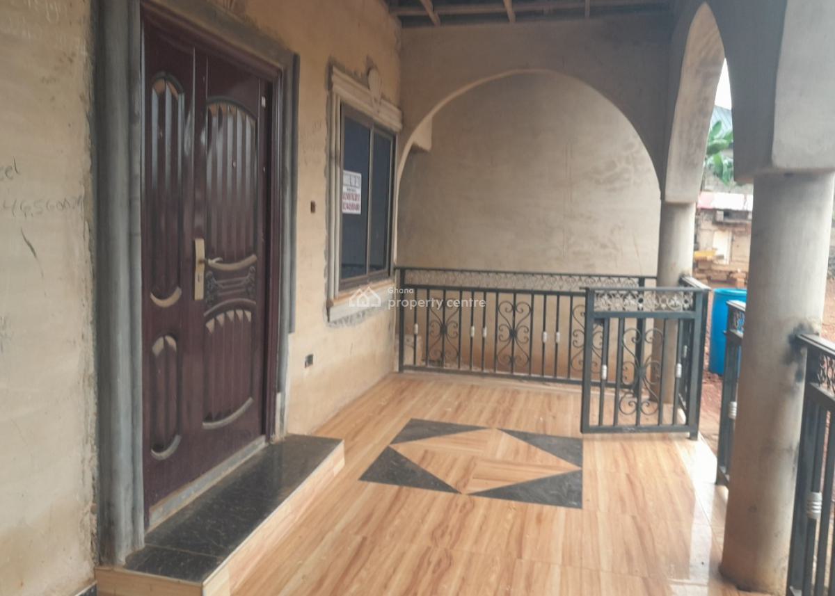 6 Bedrooms, Kokoso, Near Sofoline., Kumasi Metropolitan, Ashanti, House for Sale